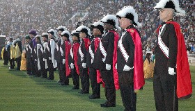 <!--:es-->EL TAZÓN DEL ROSARIO ATRAJO A MÁS DE 50,000 PERSONAS A PASADENA<!--:-->