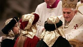 <!--:es-->EL PAPA ORA EN ENERO POR LA ACOGIDA CRISTIANA DE LOS EMIGRANTES.- 
Doscientos millones de personas en el mundo<!--:-->