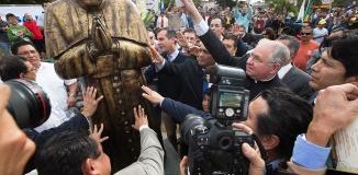 <!--:es-->EL ARZOBISPO DE LOS ÁNGELES JOSÉ H. GOMEZ, EL ALCALDE GARCETTI Y LA COMUNIDAD SALVADOREÑA SE UNIÓ PARA INAUGURAR LA HISTÓRICA PLAZA MONSEÑOR ROMERO EN LA CIUDAD DE LOS ÁNGELES<!--:-->