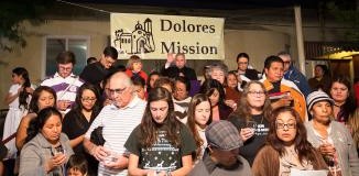 <!--:es-->EL ARZOBISPO GOMEZ BENDICE A MÁS DE 200 FELIGRESES AYUNANDO EN APOYO DE UNA REFORMA MIGRATORIA EN LA POSADA ANUAL DE LA PARROQUIA MISSION DOLORES<!--:-->
