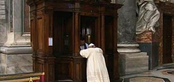 <!--:es-->EL PAPA FRANCISCO SE CONFIESA AL INICIAR “24 HORAS CON EL SEÑOR”<!--:-->