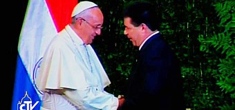 <!--:es-->“ME SIENTO EN CASA”, DICE PAPA FRANCISCO AL LLEGAR AL “CORAZÓN DE SUDAMÉRICA”<!--:-->