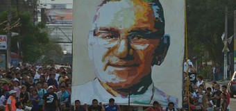 <!--:es-->FRANCISCO: EL BEATO ROMERO FUE ‘LAPIDADO’ TAMBIÉN TRAS SU MUERTE<!--:-->