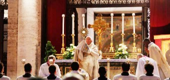 PAPA FRANCISCO EN CORPUS CHRISTI: ¡CUÁNTOS PAPÁS SE PARTEN EL PECHO POR SUS HIJOS!