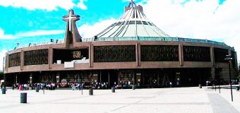 MEXICANOS CELEBRAN 40 AÑOS DE CONSAGRACIÓN DE BASÍLICA DE LA VIRGEN DE GUADALUPE