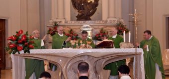 MONS. BECCIU: “LA POLÍTICA DE ESTADOS UNIDOS SOBRE MIGRACIÓN NOS PREOCUPA”