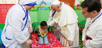 EL PAPA ADVIERTE A LOS HOSPITALES CATÓLICOS DEL PELIGRO DE CONVERTIRSE EN MEROS NEGOCIOS