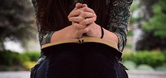 UNA BREVE GUÍA PARA SABER CÓMO ORAR
