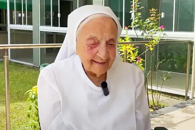 LA MONJA MÁS ANCIANA DEL MUNDO CUMPLIÓ 116 AÑOS EN BRASIL