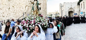 CELEBRAN PROCESIÓN MARIANA EN JERUSALÉN: UN LLAMADO A LA PAZ EN GAZA DEVASTADA POR LA GUERRA