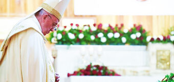 EL PAPA FRANCISCO COMPARTE 3 GESTOS FUNDAMENTALES PARA VIVIR PLENAMENTE LA SANTA MISA