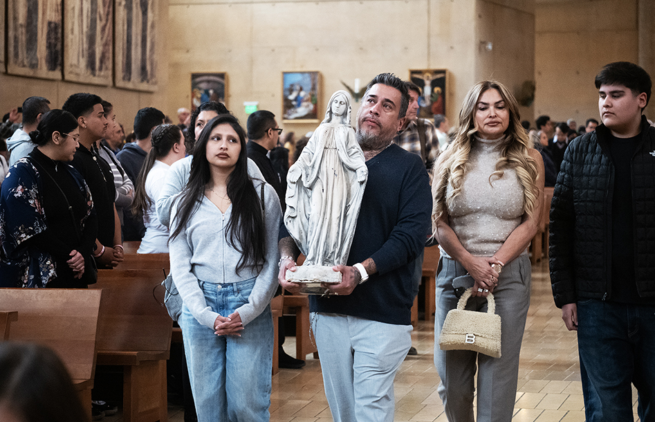DOS FAMILIAS TRAS LOS INCENDIOS: LA LUCHA CONTRA UNA CASA EN LLAMAS Y LA SUPERVIVENCIA DE LA VIRGEN MARÍA