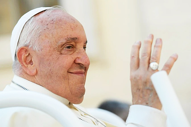 LOS MÉDICOS AÚN NO ESTIMAN UNA FECHA PARA EL ALTA DEL PAPA FRANCISCO DEL HOSPITAL