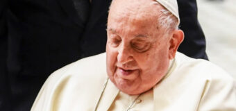 EL PAPA DESDE EL HOSPITAL: SIENTO EN EL CORAZÓN LA “BENDICIÓN” QUE SE ESCONDE DENTRO DE LA FRAGILIDAD