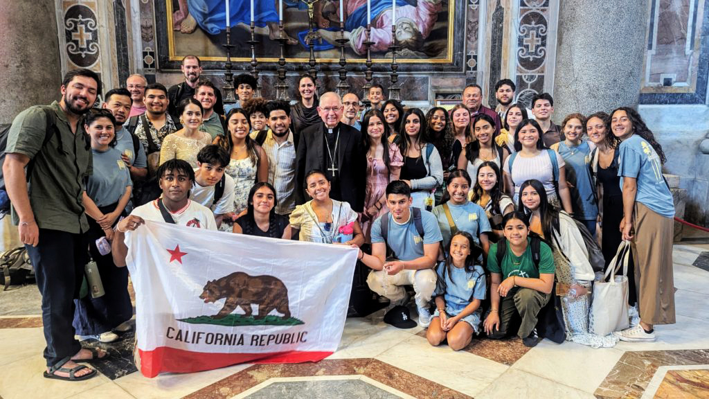 JÓVENES DE LOS ÁNGELES VIVEN UN JUBILEO DE FE Y PUERTAS ABIERTAS EN ROMA