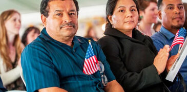 LAS POLÍTICAS MIGRATORIAS DE TRUMP GENERAN MIEDO Y FE EN LAS MISAS EN ESPAÑOL EN EE.UU.