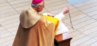 CÓMO EL ROSARIO ES FUENTE DE PAZ      Por Monseñor JOSÉ H. GOMEZ