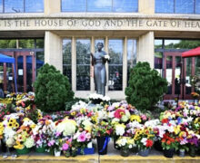 ARZOBISPO EN EE.UU. REALIZA RITO DE REPARACIÓN TRAS TIROTEO QUE DEJÓ 2 NIÑOS FALLECIDOS EN UNA IGLESIA