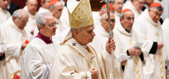 EL PAPA A LOS CARDENALES: “NO ESTAMOS AQUÍ PARA PROMOVER AGENDAS PERSONALES O GRUPALES”