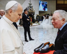 EL ZAPATERO DE LOS PAPAS: LEÓN XIV “ES UN HOMBRE SENCILLO. QUISO LOS ZAPATOS SOLO NEGROS”