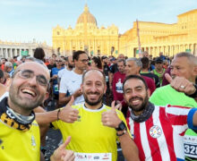 CORRER SOBRE LAS HUELLAS DE LOS SANTOS: SACERDOTE PARAGUAYO REPRESENTÓ AL VATICANO EN LA MARATÓN DE ROMA