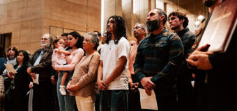 LOS ÁNGELES: MÁS DE 8 MIL ADULTOS SERÁN BAUTIZADOS EN PASCUA