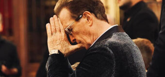 EMMANUEL AGRADECE A DIOS POR SUS 50 AÑOS DE TRAYECTORIA MUSICAL: “SI YO PUEDO CANTAR, SE LO DEBO A ÉL”