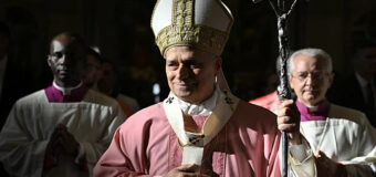 ¿POR QUÉ LOS SACERDOTES VISTEN DE ROSA ESTE DOMINGO?