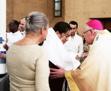 COMO LOS NUEVOS CATÓLICOS, SEAMOS TODOS ‘BAUTIZADOS’ EN ESTA PASCUA    Por Monseñor JOSÉ H. GOMEZ   