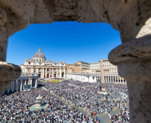 EL PAPA REIVINDICA EN PASCUA LA ESPERANZA Y LA PAZ DE CRISTO RESUCITADO FRENTE A LOS “ABUSOS” DEL MUNDO